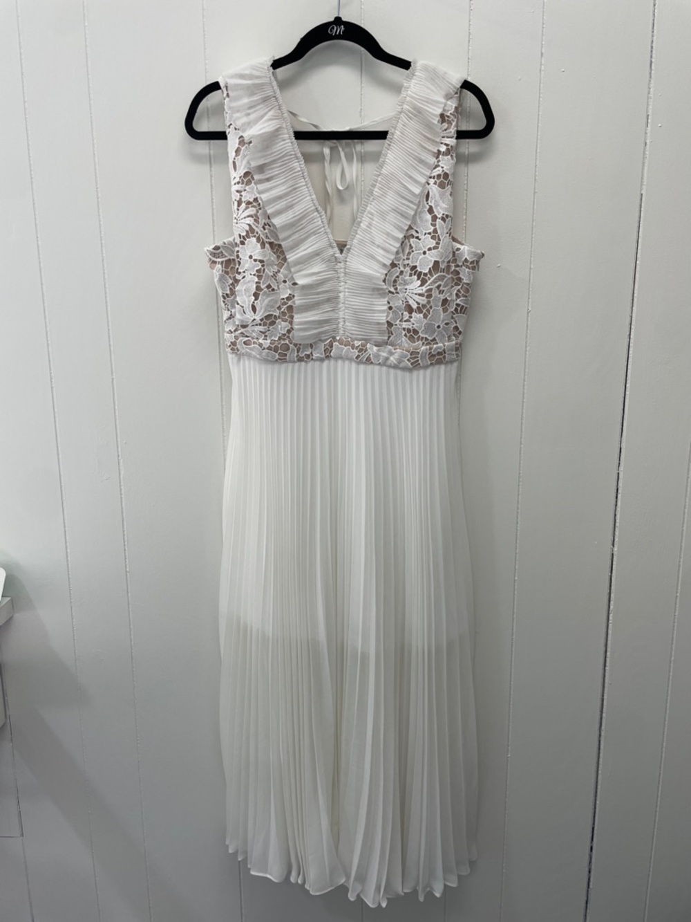 The Clothing Company | Women’s | White Pleated and Lace Midi Dress | L